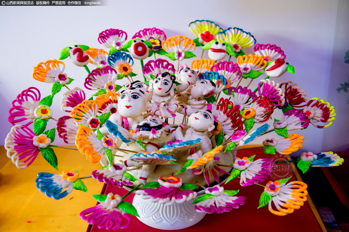      袁建华的面塑作品。