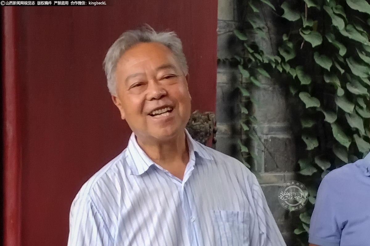     徐占成表示，剑南春至今仍然采用这种古法酿造，其原因就在于这种窖池为上佳的黄泥老窖。
