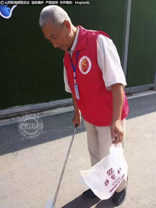     “老兵叔”除了组织参加义务理发活动外，还经常参加环保、卫生、植树、赛事现场服务等各项活动。他把义工当成了职业和事业。他把义工活动当成自己的退休生活。