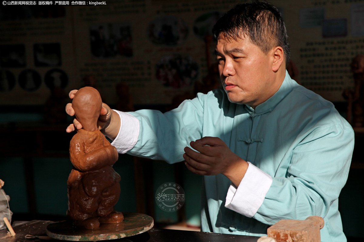      随着时代的发展变化，泥塑这朵古老的民间奇葩艺术之花将大放光采。对于未来之路，刘波信心满满，他说，“要通过自己的努力使‘平阳泥塑’走出临汾，走遍全国，走向世界，让更多的人了解中国文化。”