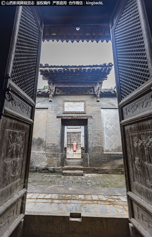      现在的后堡头村通过发展古民居特色旅游，吸引了不少游客前来一睹古民居的风采，感受其特色的旅游文化。那些古老的古民居高墙上设的照壁，青砖磨砌，浮雕人物花鸟，气势雄伟，富丽堂皇，尽显院主财势，也显示出这里特色的民俗文化。