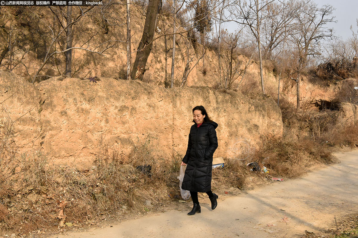     她29年如一日，席引丹说：“每当我走在这一条条乡村小道上，我的心里总会升起一种暖意和责任感，这一条条小道是通往百姓心中的一种亲情和责任，我将沿着这一条条小道一如既往走下去。”