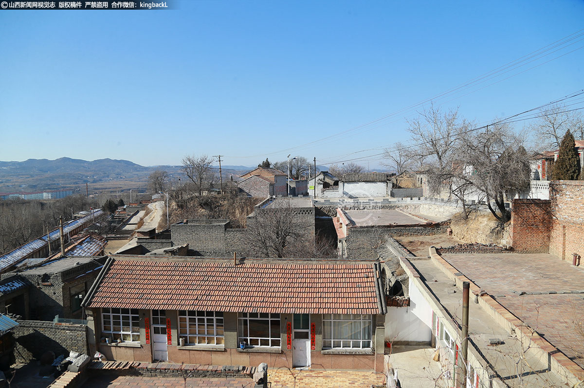      作为省级国防教育基地、省级爱国主义教育基地的张家垴村，是一个有着光荣革命传统的村。抗战时期，日寇曾在这里制造了骇人听闻的“四零惨案”。