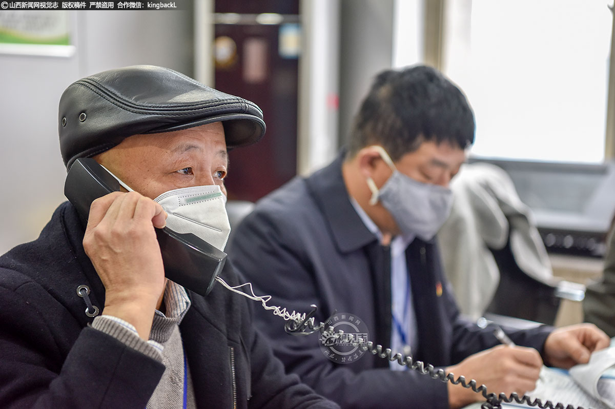      矿领导调度指挥生产。集团公司严格矿领导带班下井和值班值守制度，并加强对复工复产矿井的调度。