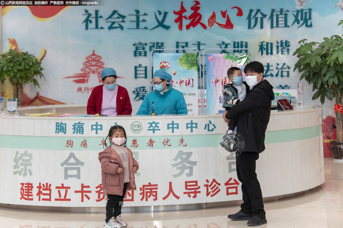      医院是保障人民群众身体健康的重要场所，新冠肺炎疫情防控期间，乡宁县人民医院各科室正常接诊。医院大厅设置有预检分诊处，对来院人员统一分诊，规范有序。