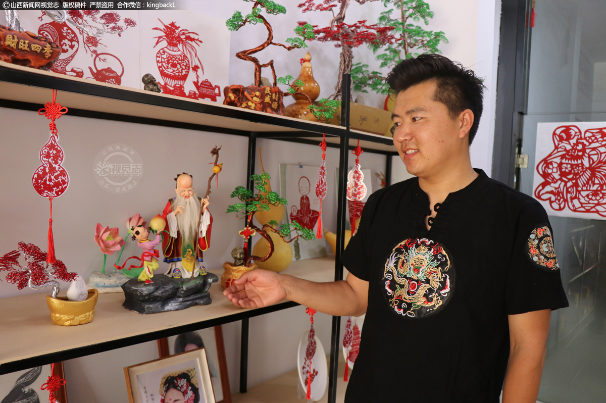      “接下来，我打算用所学之长，展河东之美，将更多的运城元素、河东元素与剪纸、面塑、彩绘等技艺深度融合，增添年轻化、时代化、创意化元素，以一己之力传播河东风情，让传统技艺更好地传承与发展…………”南宫伟说。传统文化既可登世界舞台，也能为经济“造血”，甚至还能带动基层百姓脱贫。正是有一批像南宫伟这样的年轻人，切实做好中华优秀传统文化的积极传播者和忠实践行者，持之以恒的用传统文化讲好中国故事，才使得中国的传统文化韧性十足。