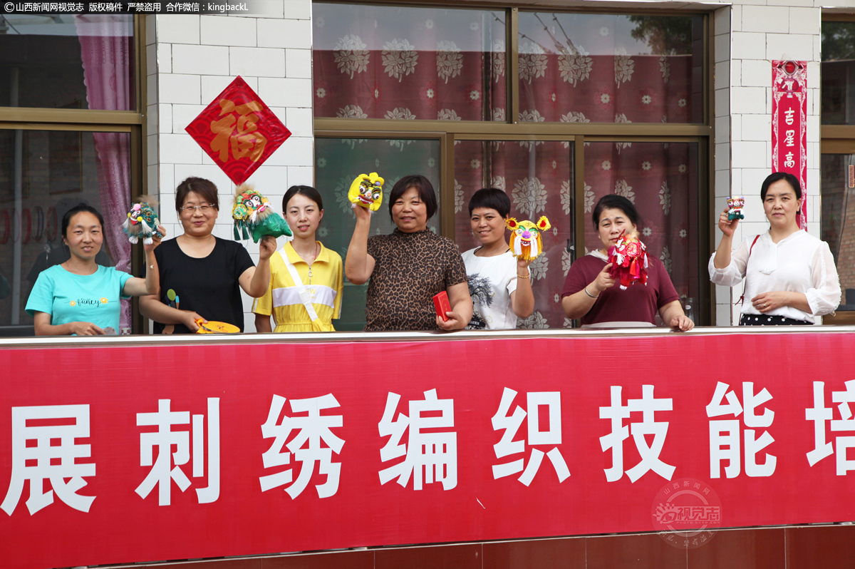      目前，“晋南手绣”已成为非遗传承与“绣品经济”相得益彰的特色产业，在文旅融合的大背景下，对于创新非遗文化传承，增强文化吸引力，增加“绣品”附加值，带动文化产业的发展将起到积极的推动作用。