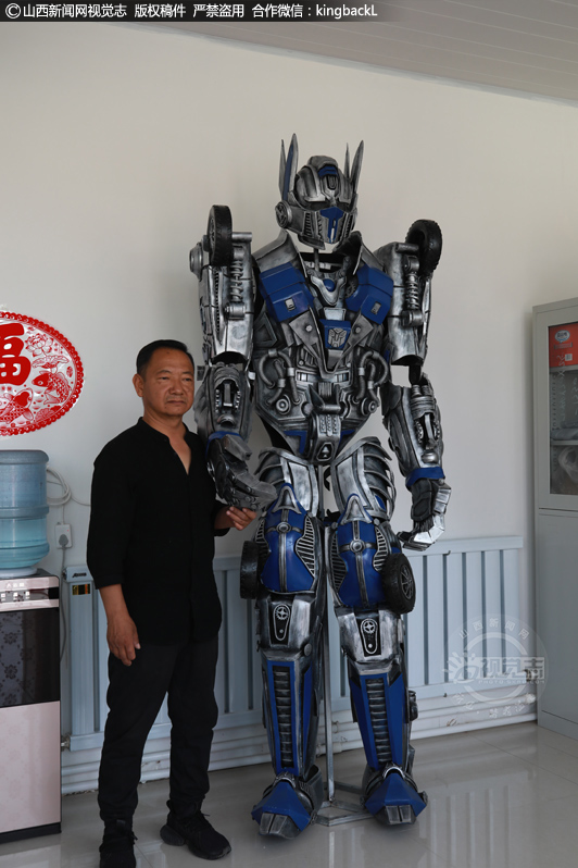      作品《变形金刚》的成功展演，博得了人们的青睐。2019年10月，在镇村两级干部的牵线搭桥下，老孙回村创业，用他的智慧、技术和经济基础反哺家乡，让更多的人学会这门技术。