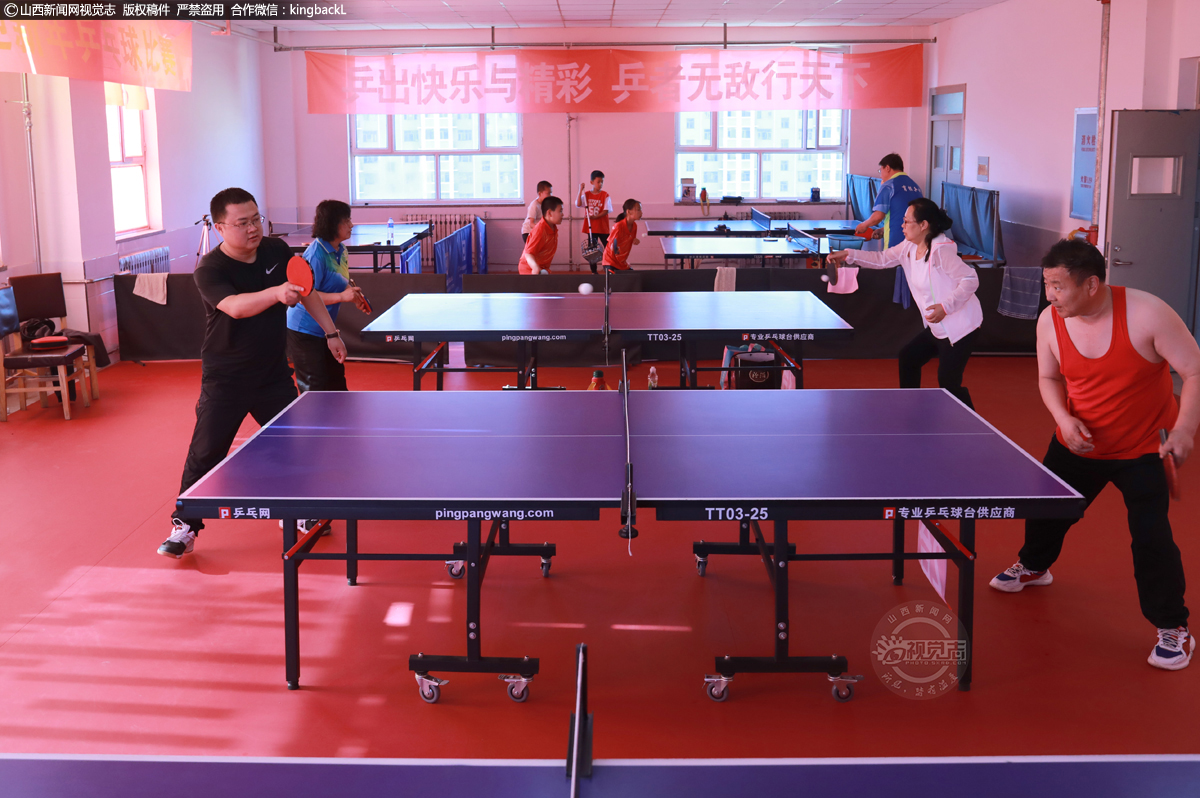     从2015年冬天开始着手筹办的浑源县乒乓球训练基地，到2019年浑源县乒乓球协会的成立，四年的时间，一路走来，其中的辛酸苦辣也只有他自己可以体会得到。