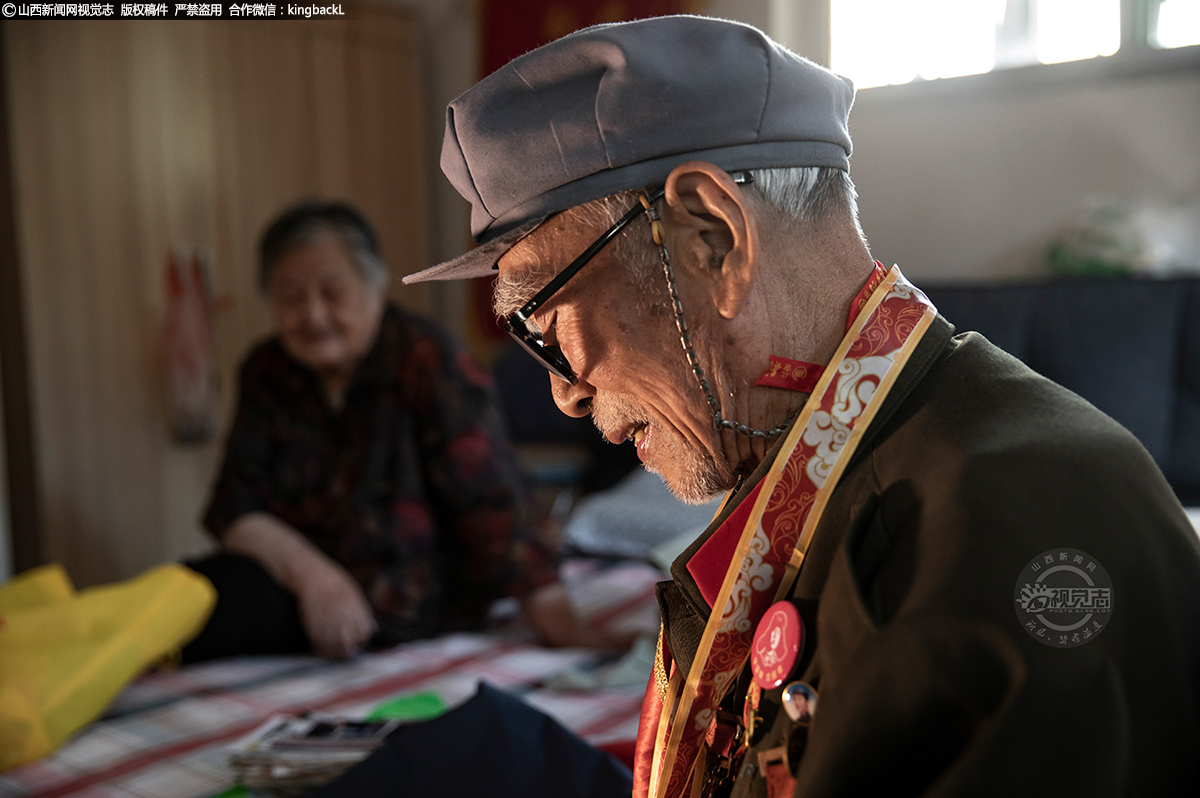      刘老于1928年2月15日出生在河北省正定县朱河村的一个贫困家庭，家中排行老二。9岁那年滹沱河发大水，随母亲过着乞讨的生活。年幼时，他常在学堂外偷听先生讲课。后被私塾任教的一位地下工作者收留并引导培养。1941年他年仅13岁就正式成为一名抗日小战士。当时，抗战处于最艰苦的时期，八路军晋察冀军区第三纵队，为反扫荡化整为零，和日寇打游击战。