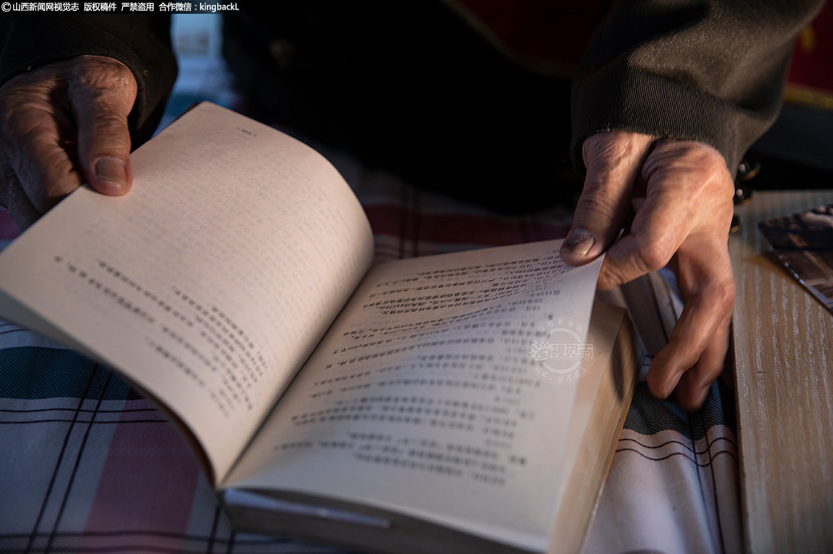      1986年，离休后的刘老，不满足于闲赋在家看书读报的日子，便积极投身于学雷锋的志愿活动中。