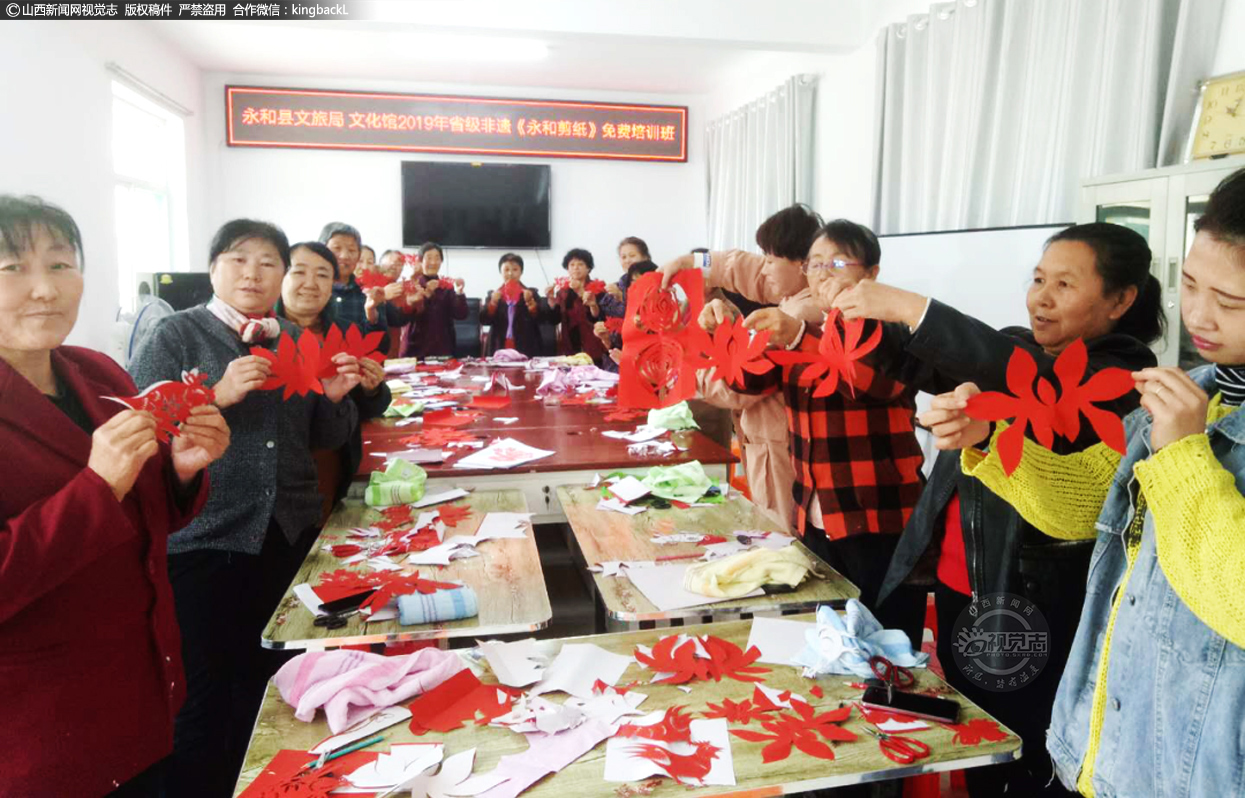      多年来，刘林翠无私地参与各类教学传习，积极组织有兴趣的妇女朋友参与到剪纸、香包加工等活动中来，在推广发扬剪纸技艺的同时，为剩余劳动力的就业和脱贫致富起到的积极引领作用，为弘扬民间技艺、宣传永和文化做出了积极的贡献。