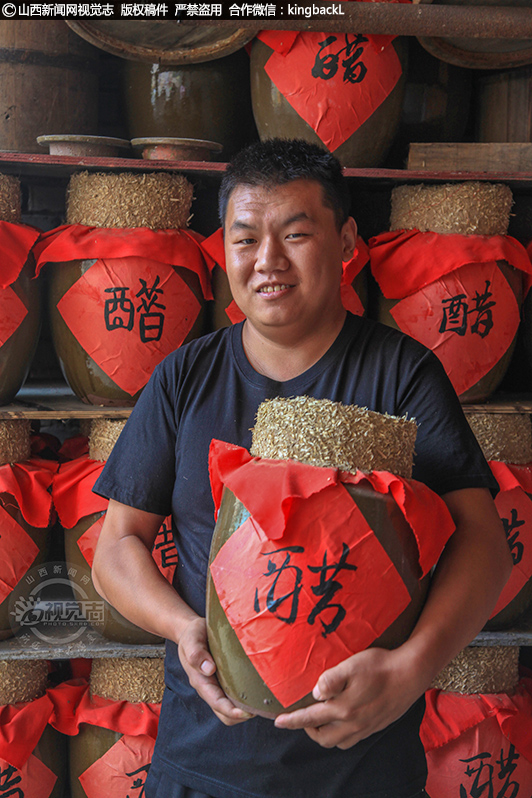      王杰说，无论是做醋还是做人，都要脚踏实地，一步一个脚印。只要自己努力，将酿醋事业继续发展下去，总有一天，他能够将自家醋做成家乡的标志。