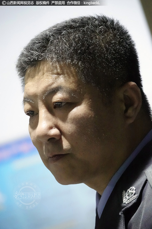      “黑小麦”火了，张卫东更忙了，连日来，闫家庄村“黑小麦”的扶贫车间里昼夜淘麦子、磨麦子、装袋子......张卫东扶贫的脚步在加速。“咱是退伍军人，再苦再累也不能让一个贫困户掉队”。满身面尘的张卫东坚定的说。