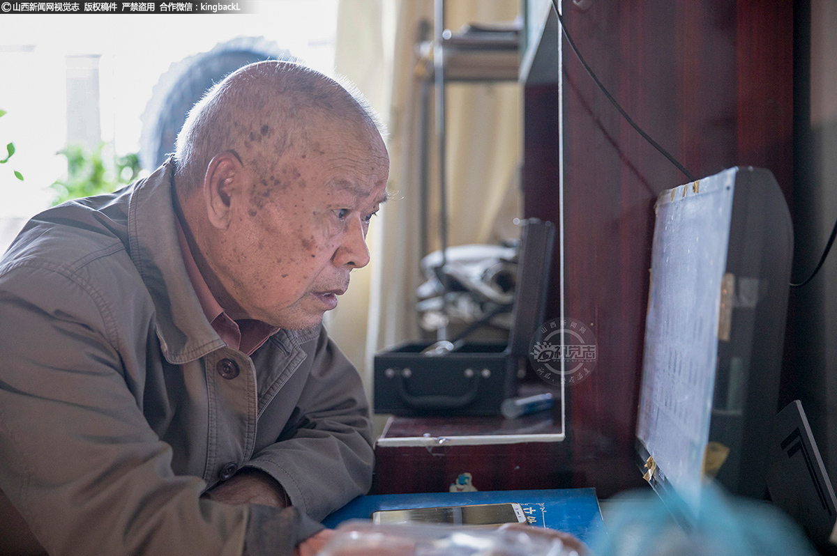      焦老师2001年退休后，被长治市职业技术学院学校返聘，又先后任市政管理处总工、技术顾问。由于多年的辛苦努力，严重的透支了身体，他2003年患上了冠心病，并做了搭桥手术。