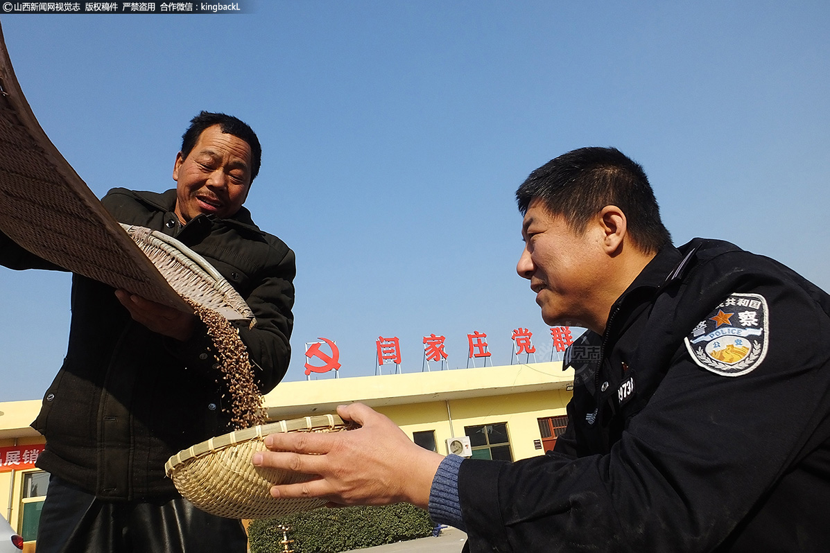      今年由于疫情的原因，给扶贫工作造成很大影响，在县交警大队大队长和扶贫队队长全力支持下，张卫东和村干部在全力做好疫情防控的同时，克服重重困难抓扶贫，全力打好扶贫攻坚战。