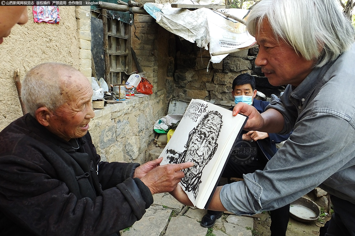      2015年3月，杜宁用两个月时间重走中国远征军路，并在台湾走访为14位抗战老兵画像记录历史。目前，杜宁已为1000多名抗战老兵画像，并出版了《中国远征军万岁》、《正面战场》、《百岁抗战老兵肖像集》、《致敬最可爱的人》4本老兵肖像画集。