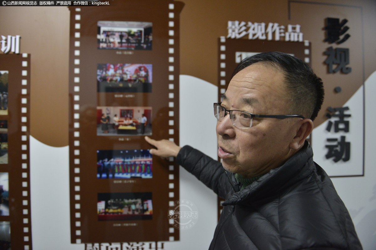      起初自编自导自演小节目民歌民舞，随后又成立了舞蹈团队，成为晋源区有影响的文艺团体。文化历史的厚重是他取之不竭，用之不尽的创作之源。他追求创新，如饥似渴地吸纳精神食粮，走遍了全区各个街镇，去到农舍院落，田垄地头，山山水水，犄角旮旯采风，寻找收集着表达地域特色的文化元素，加上他无比出色的想象力和创造力，先后创编出形形色色的节目和千姿百态的艺术形象。