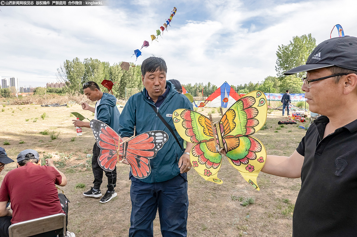      来自各个行业、各个年龄段的风筝爱好者常常聚集在这里，这个场地成了长治风筝爱好者的乐园。他们是一群在蓝天放飞希望的人。这里，也成为很多市民观赏风筝的打卡地。