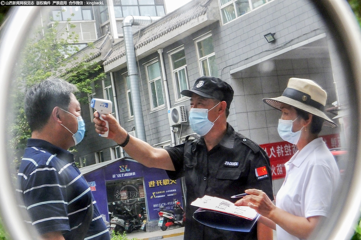      额温枪测体温方便快捷且安全，公共场所使用的测温仪多是非接触式的红外线测温仪，一般不会引起交叉感染。