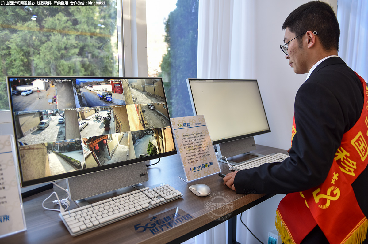      24小时在线、VR体验馆、家家户户门口实时视频监控……数智化的助力，大大提升乡村的安全治理和保障工作的效率，提高村民们的生活质量和幸福指数。