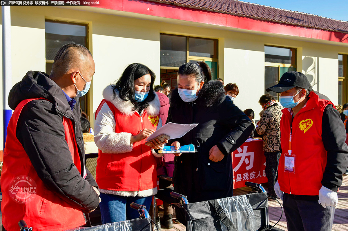      近年来，文水县残联争取上级残疾人康复关爱项目，争取县委、政府支持，积极动员社会力量参与助残爱心事业，为残疾人办实事办好事，支持成立文水县助残志愿者协会、创办康复中心、帮扶困难残疾人脱贫，扎扎实实为残疾人服务。