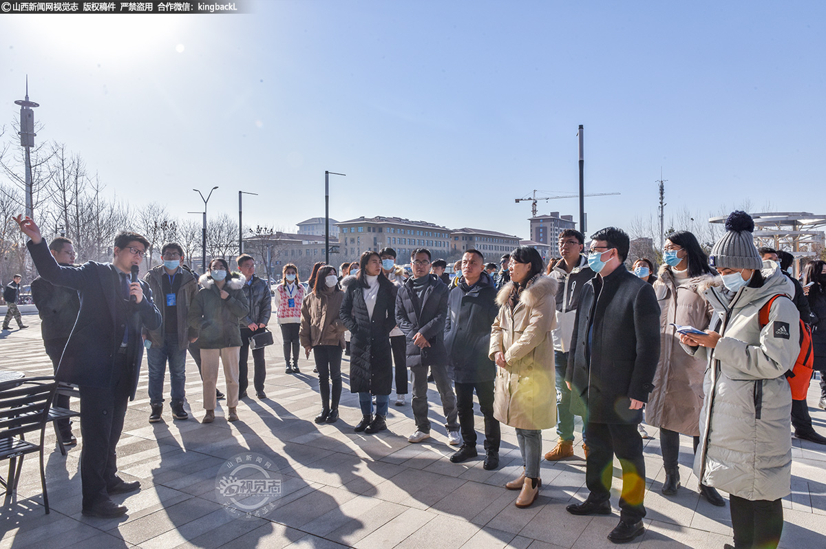      12月3日，“启新程看发展”第十六届全国网络媒体山西行活动采访团走进山西智创城No.4，感受这座创新之城的无限生机和活力。（■山西新闻网记者：苏航 王琪）