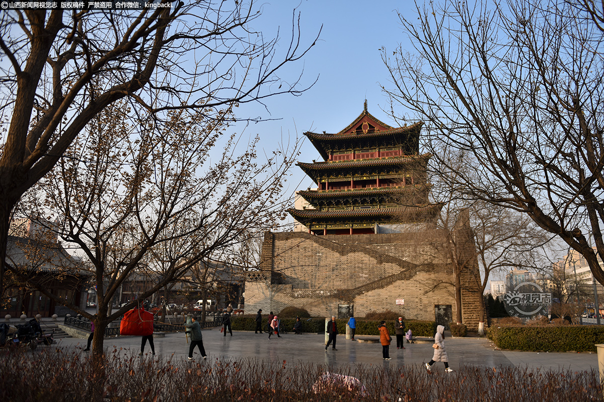      文道巷项目中坐落着明清府城八大城楼中唯一留存的拱极门，集中了府城一半以上的历史民居建筑，拥有得天独厚的文化机理和历史资源，是府城历史文化观光路线的重要站点。