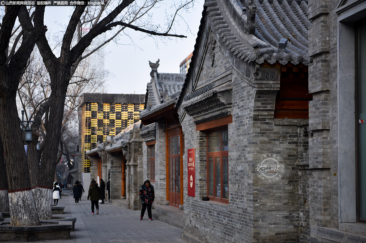      图为改造后的坝陵北街。府城文道作为太原市历史悠久的文化街区，承载着太原府城的历史记忆和城市文化，见证了太原历史的发展变迁，也承载着太原人民自强不息、英勇拼搏的奋斗历史，保留了府城发展的历史脉络。