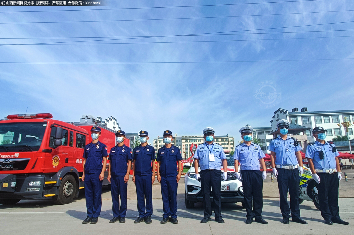      6月7日，在山西运城新康国际实验学校考点，运城消防，盐湖交警齐护航。（山西新闻网特约摄影师：范嘉更）