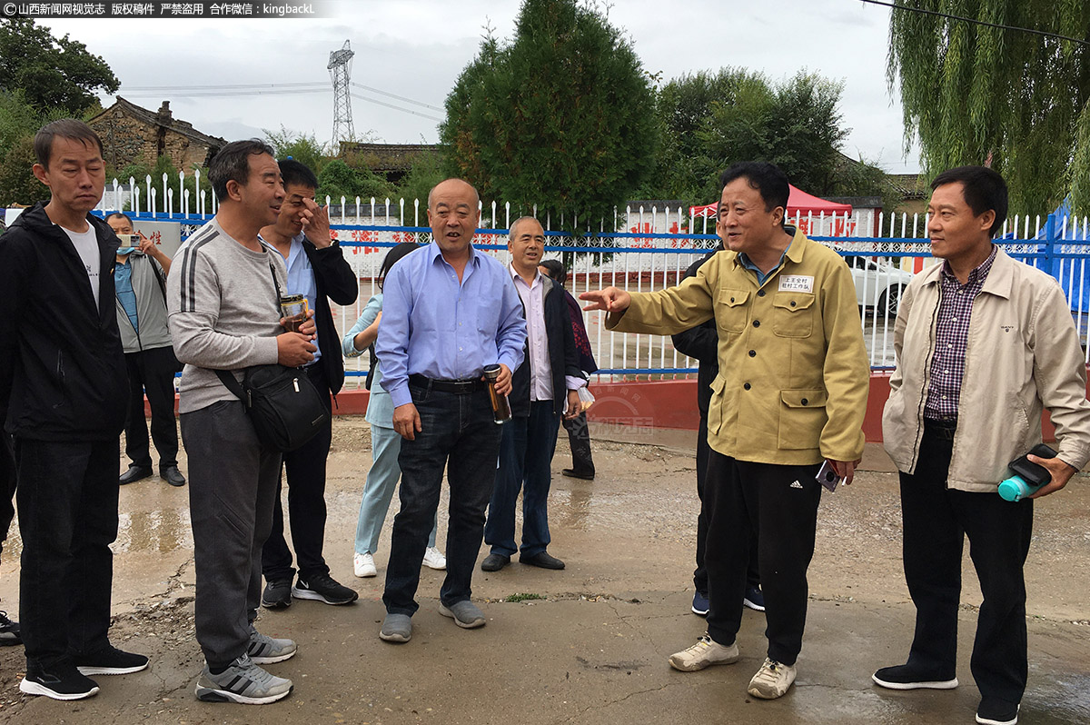      东雷乡上王全村位于五台县城西北15公里处，全村耕地面积2578.7亩，村内多为山地，村集体经济收入薄弱。2021年，山西省机关事务管理局干部付晓马派驻到上王全村任第一书记。