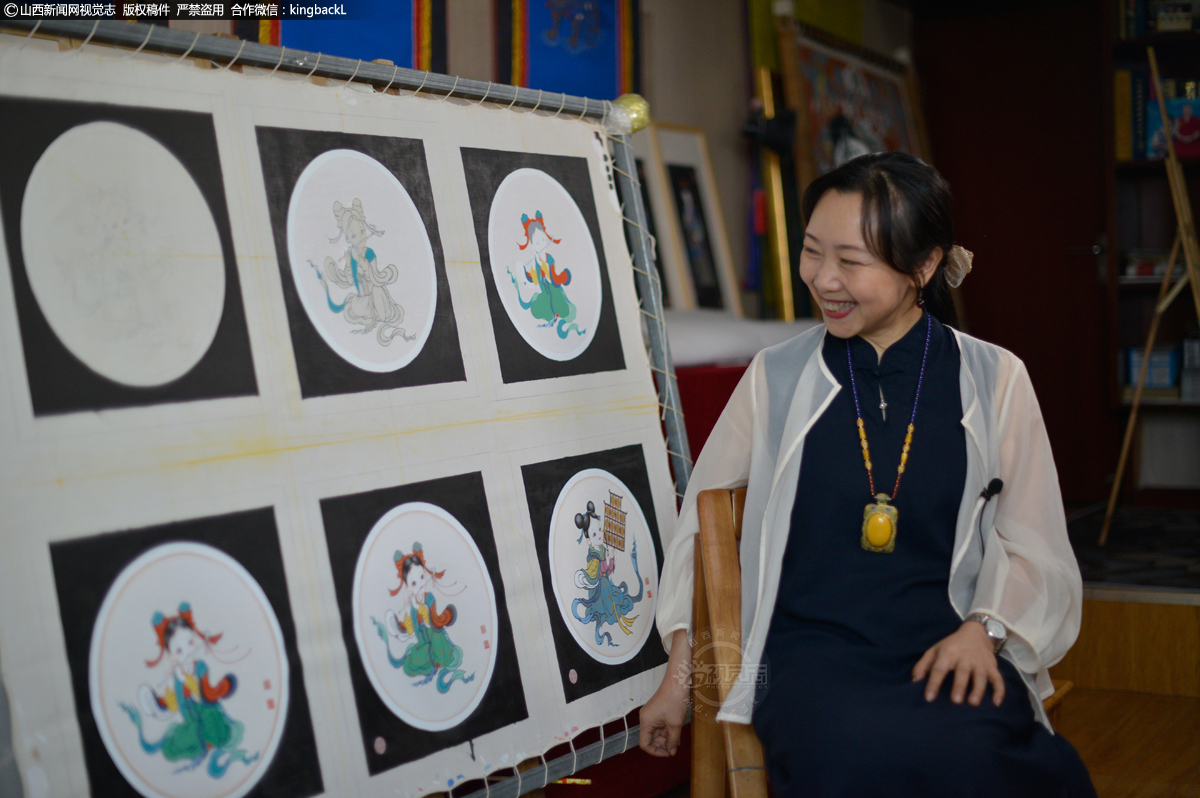      谢宝明创作了Q版人物作品，她希望通过这样的尝试，让更多年轻人喜欢这门艺术。