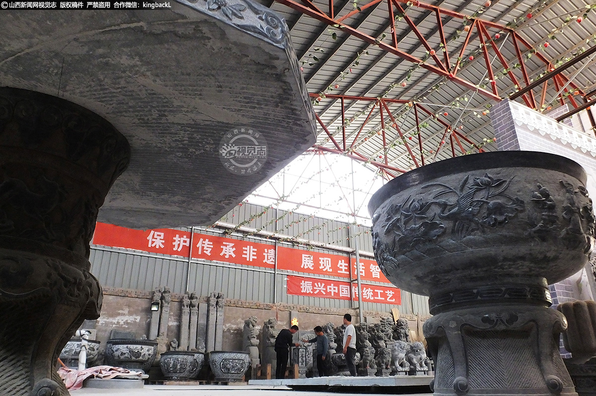     石雕，作为一门雕刻艺术，其历史可追溯到距今一二十万年前的旧石器时代中期，从人类艺术的起源就有了石雕的历史。