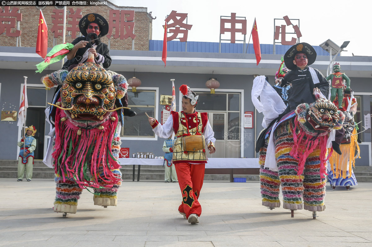      据了解，清河镇阳城村既是千年古村落，又是红色教育基地，高跷走兽表演是当地极具特色非遗项目。