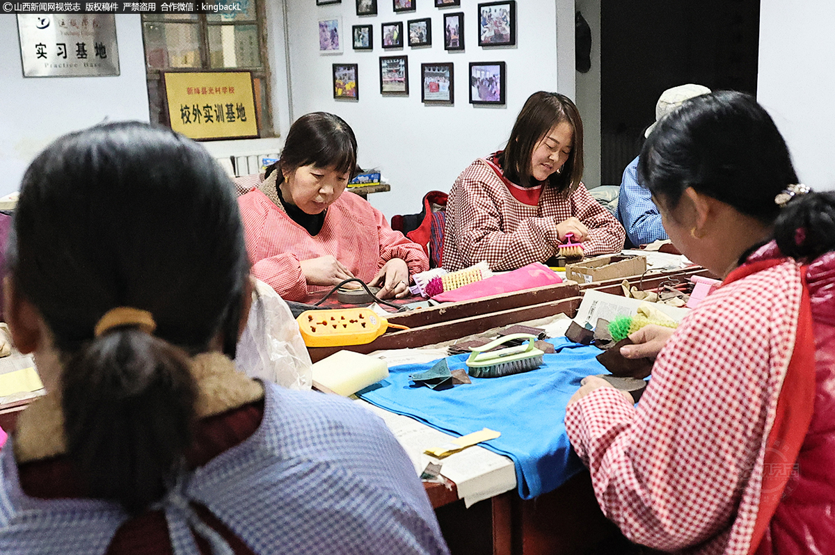      近年来，在国家文化和非遗等相关政策支持下发展进入快车道，为当地摘得“中国澄泥砚之都”桂冠做出了突出贡献。