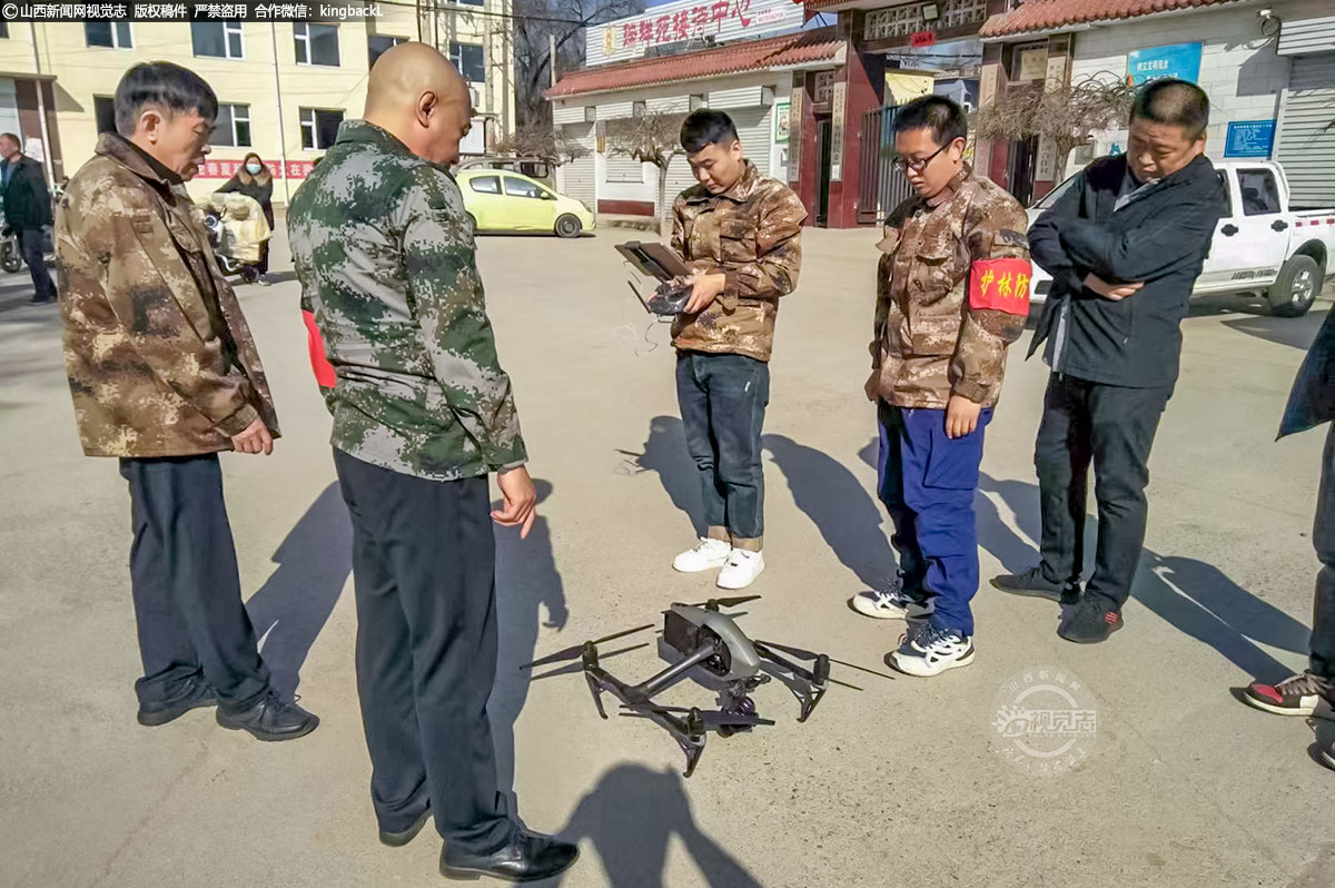      活动通过现场讲解、发放宣传资料等方式，重点宣讲了义务植树、森林病虫害防治和森林草原防火等相关法律法规知识，发放宣传图册和印刷品30000余份。