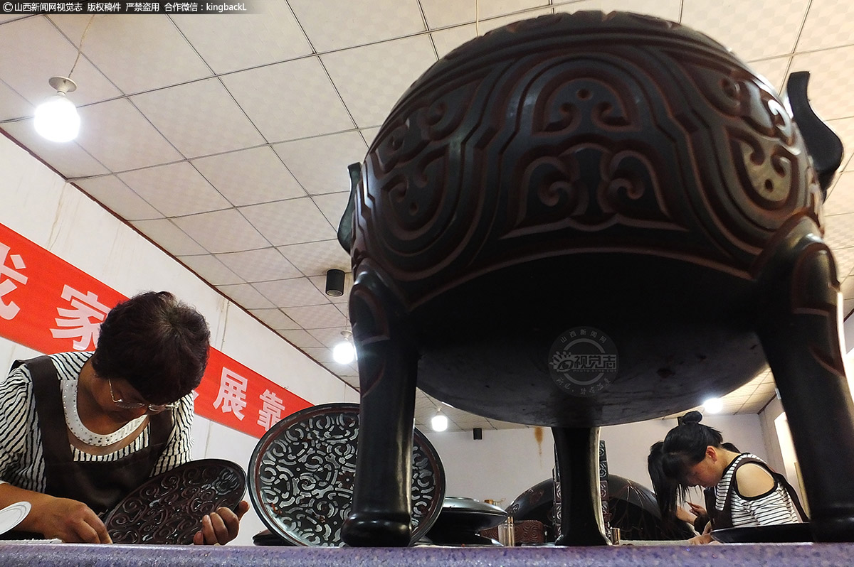      这些非遗项目助力3000多农民等能工巧匠，在工艺行业开辟出致富就业新路。