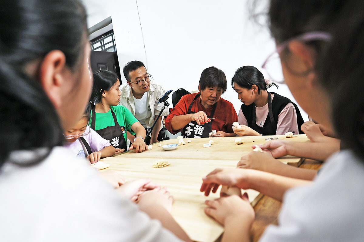      此次米艺游非遗研学之旅为学生们打开了一扇扇通往传统文化的大门，使他们开阔了眼界，增长了知识，更在心中种下了传承和弘扬优秀传统文化的种子。