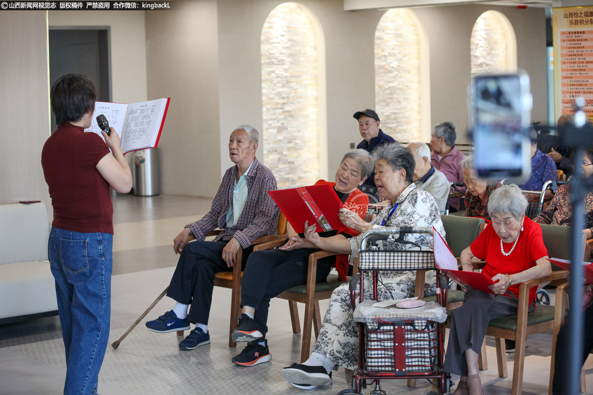      养老梦起航，福祉惠民生。值得一提的是，通盛集团董事长裴本德早在2016年便投身养老事业。他先后赴日本、台湾等国内外数十家养老院考察，汲取先进理念与经验。尽管深知养老行业盈利艰难，甚至可能亏损，但他坚信其对民生和国家的深远意义，毅然启动了这个历时8年的养老项目。“养怡之福，可得永年”，“怡之福”这个饱含深意的名字，寄托着让老年人在舒适环境中，收获生理照顾与情感精神双重幸福，有尊严地安享晚年的美好愿景。在山西怡之福康养中心，关爱与温情长存，这里正书写着一个个温暖人心的养老故事，为老年人的幸福晚年添砖加瓦。
