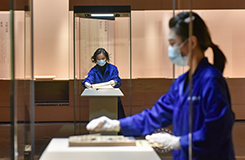 古籍展筹备见匠心