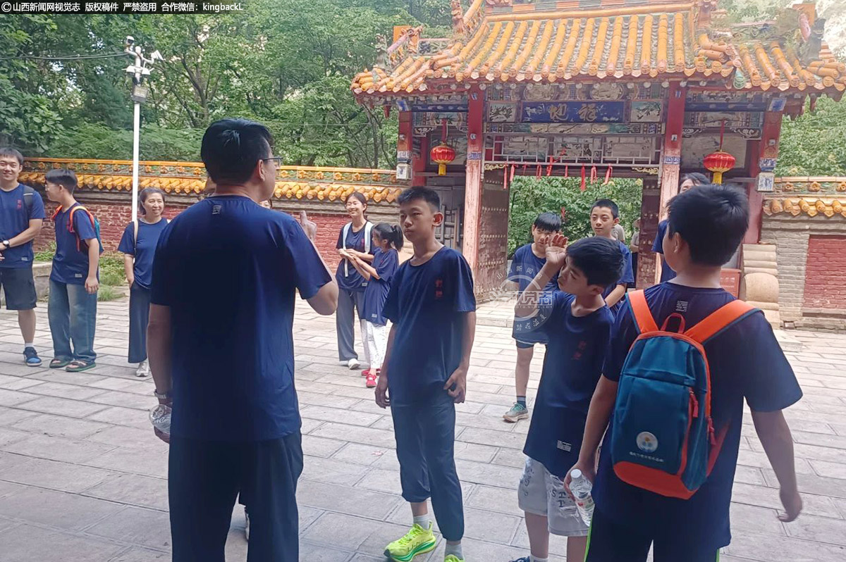      在游玩中学习，在探索中成长，让每个孩子都能收获开阔的胸怀和远大的志向。这一路的欢声笑语，都将成为孩子们最珍贵的成长印记！