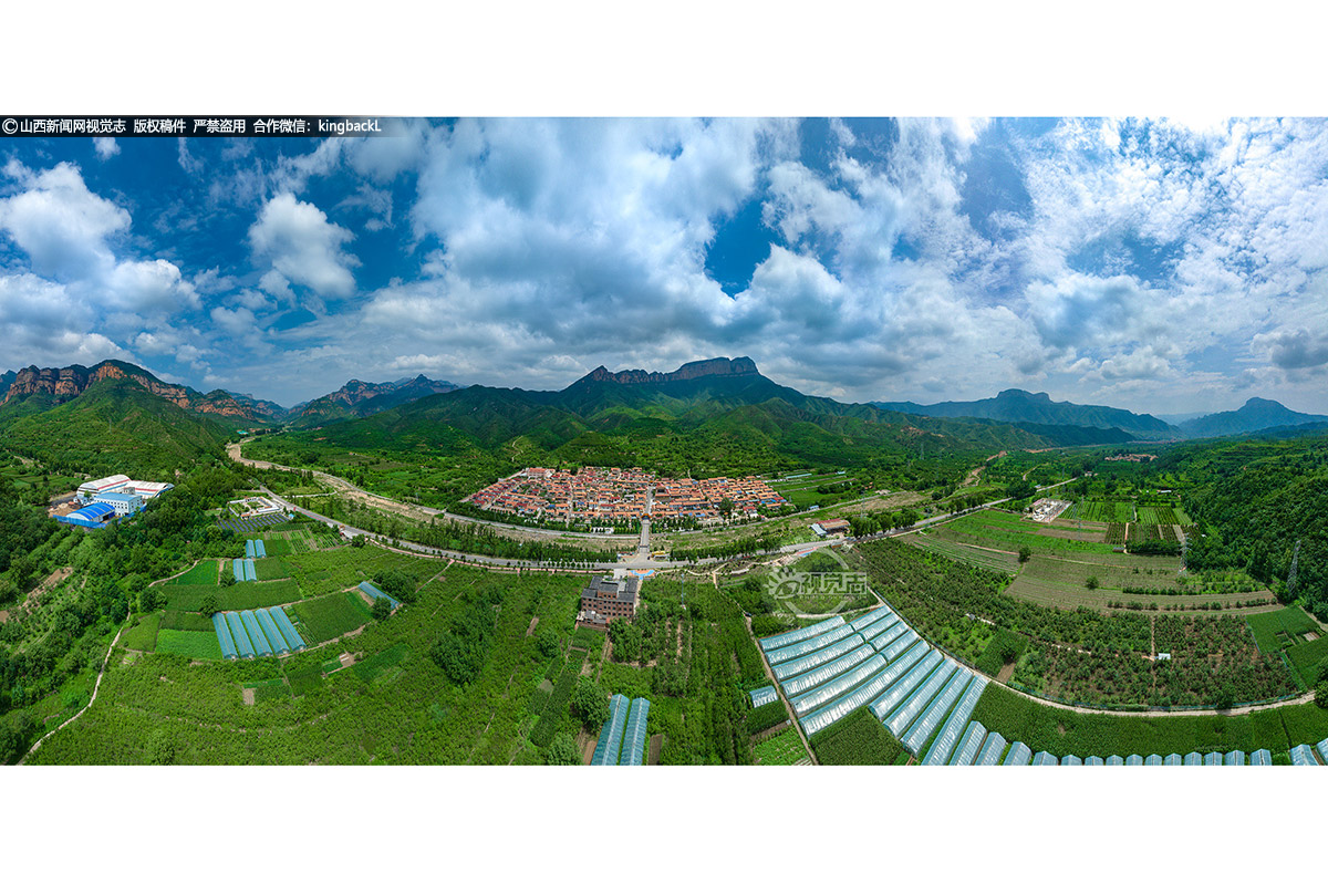      上武村先后荣获“全国文明村”“国家森林乡村”等称号，绘就了产业旺、文化兴、生态美的乡村振兴新画卷。